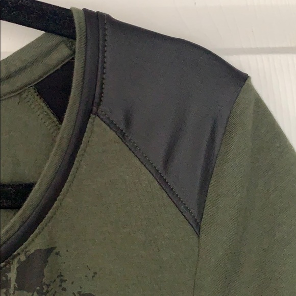 NWOT ROCK AND REPUBLIC LEOPARD TEE LARGE - Picture 6 of 6